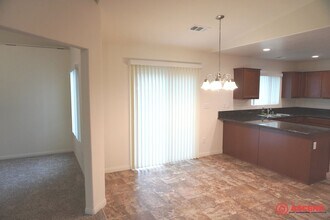 1101 Guadalupe Ave in Bakersfield, CA - Building Photo - Building Photo