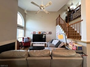 64 Bentley Ct in Bedminster, NJ - Building Photo - Building Photo