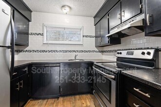 6527 Old Shell Rd in Mobile, AL - Building Photo - Building Photo