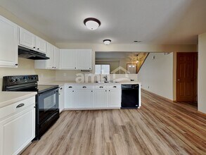 3894 Snowshoe Ave in Grove City, OH - Building Photo - Building Photo