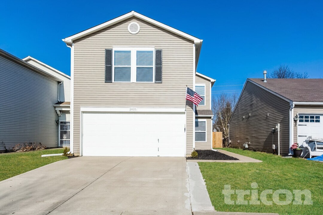 2426 Black Antler Ct in Indianapolis, IN - Foto de edificio