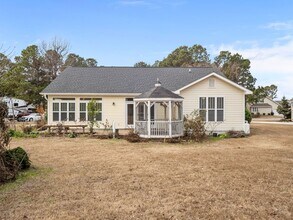 215 Carefree Ln in Morehead City, NC - Building Photo - Building Photo