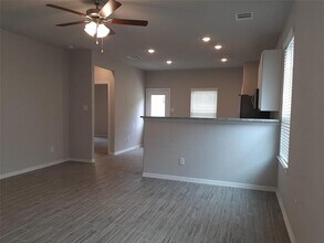 911 Cobalt Crest Ln in Huffman, TX - Building Photo - Building Photo