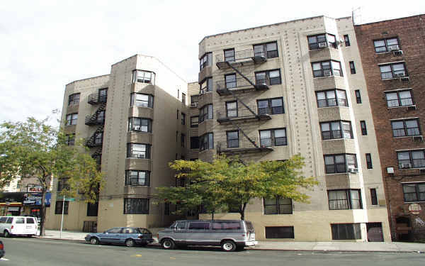 2186-2190 Grand Concourse in Bronx, NY - Building Photo