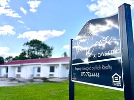 221 Sweet St in Cave City, AR - Building Photo