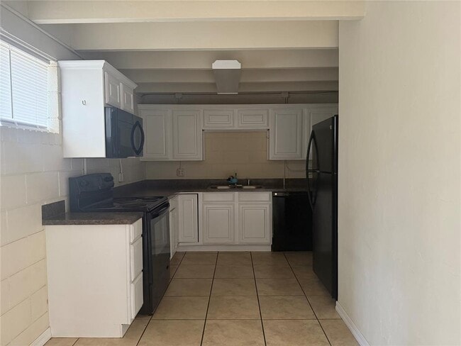 property at 729 E Commerce St