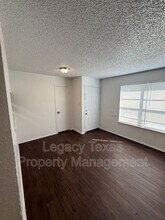 1715 Short St in Cleburne, TX - Building Photo - Building Photo