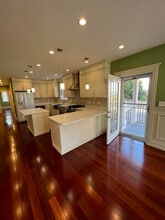 33 Robinson St, Unit 1 in Boston, MA - Building Photo - Building Photo