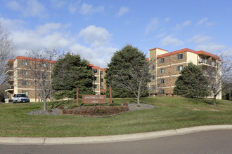 Baypoint Shoreline in Duluth, MN - Building Photo - Building Photo