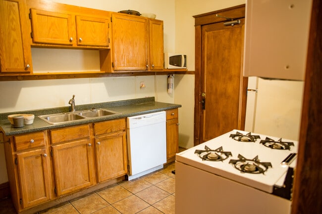 417 11th Ave SE in Minneapolis, MN - Building Photo - Building Photo