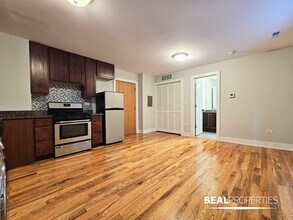 550 W Arlington Pl in Chicago, IL - Building Photo - Building Photo