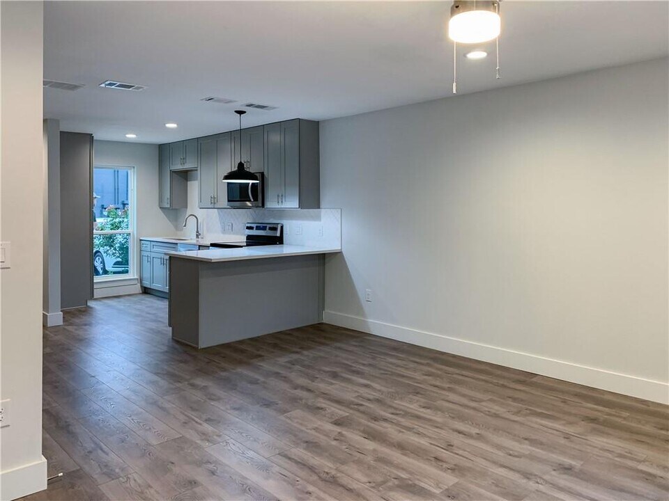3812 Southway Dr in Austin, TX - Building Photo