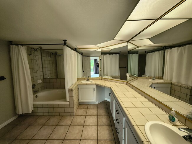 860 S Village Rd in Saint George, UT - Building Photo - Building Photo