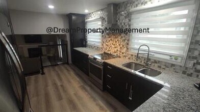 101 Hanna Crescent in Sarnia, ON - Building Photo - Building Photo