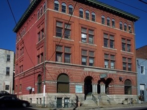 413 E Sunbury St in Shamokin, PA - Building Photo - Building Photo