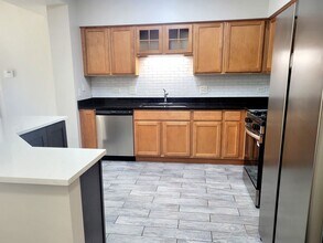 3451 N Carriageway Dr in Arlington Heights, IL - Building Photo - Building Photo