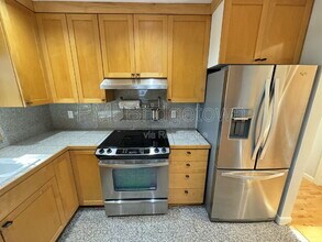 307 Cervantes Cir in Lake Oswego, OR - Building Photo - Building Photo