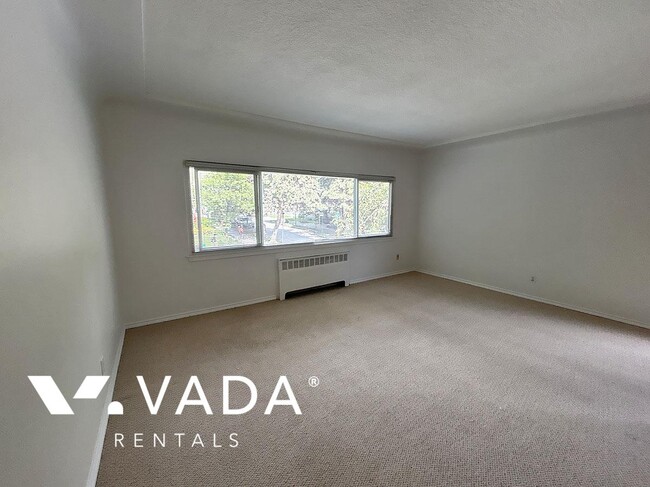 1208 Burnaby St in Vancouver, BC - Building Photo - Building Photo