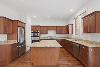 1891 Admiral Ct in Glenview, IL - Building Photo - Building Photo