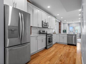154 Lexington St in Boston, MA - Building Photo - Building Photo
