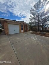 6230 Arch Bridge Dr in El Paso, TX - Building Photo - Building Photo
