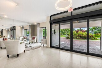 6895 Willow Wood Dr in Boca Raton, FL - Foto de edificio - Building Photo