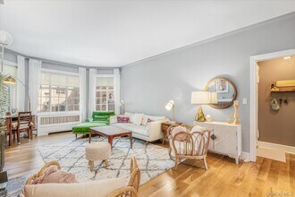 38-30 Douglaston Pkwy in Queens, NY - Building Photo - Building Photo