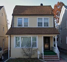 188-33 Keeseville Ave in Queens, NY - Building Photo