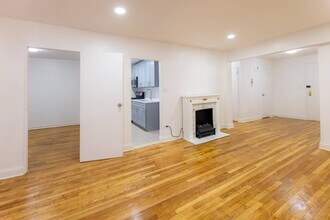 131-11 Kew Gardens Rd in Queens, NY - Building Photo - Building Photo