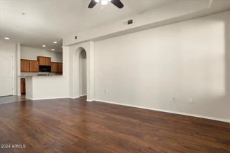 14575 W Mountain View Blvd, Unit 11312 in Surprise, AZ - Foto de edificio - Building Photo