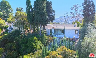 11764 Laurelcrest Dr in Los Angeles, CA - Building Photo
