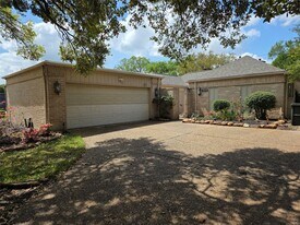 406 Fox Briar Ln in Sugar Land, TX - Building Photo