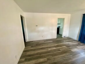 1233 E Cork St, Unit 1233 in Kalamazoo, MI - Building Photo - Building Photo