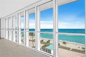 16485 Collins Ave, Unit # 736 in Sunny Isles Beach, FL - Foto de edificio - Building Photo