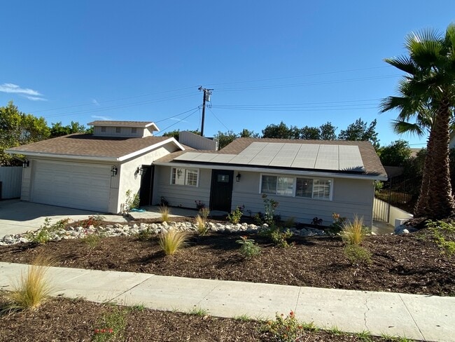 884 Moffatt Cir in Simi Valley, CA - Building Photo - Building Photo