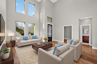 1828 Highland Dr E in Keller, TX - Foto de edificio - Building Photo