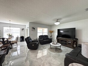 239 Willow Bend Dr in Davenport, FL - Building Photo - Building Photo