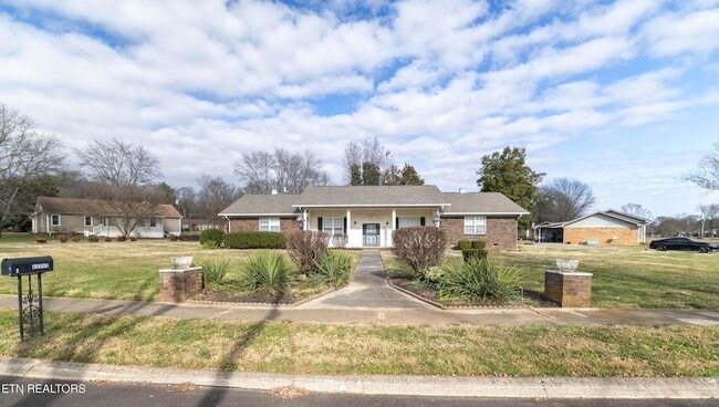 11719 S Williamsburg Dr, Unit 4 in Farragut, TN - Building Photo - Building Photo