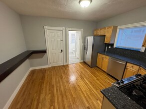 37-37 Cameron Ave in Somerville, MA - Building Photo - Building Photo