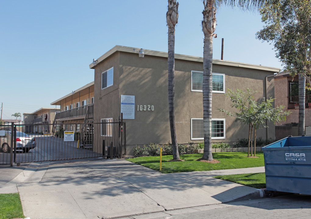 Grove House in Bellflower, CA - Building Photo