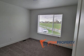 1166 Haight Creek Loop in Farmington, UT - Building Photo - Building Photo