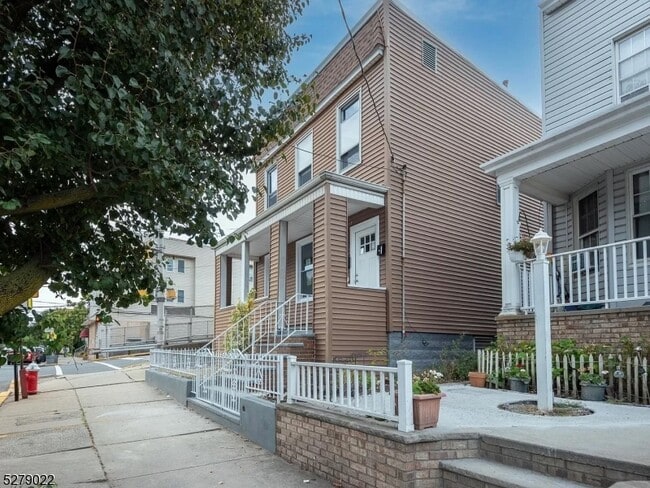 217 Prospect Ave, Unit 2
