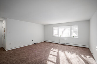 Patricia Court Apartments in Lansdowne, PA - Foto de edificio - Interior Photo