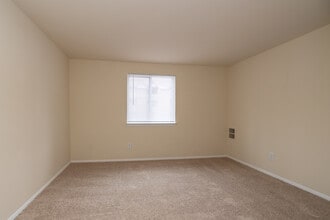 Birches in Silver Spring, MD - Building Photo - Interior Photo