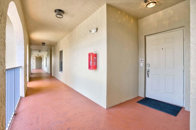 500 Uno Lago Dr, Unit 404 in Juno Beach, FL - Building Photo - Building Photo