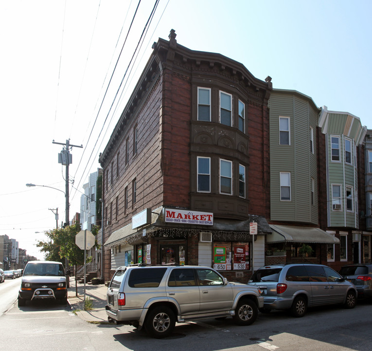 1601 S 8th St in Philadelphia, PA - Building Photo