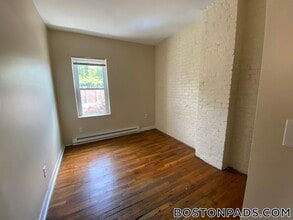 888 Huntington Ave, Unit 8 in Boston, MA - Foto de edificio - Building Photo