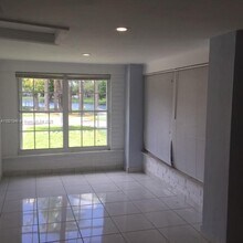 1435 NE 173rd St in North Miami Beach, FL - Building Photo - Building Photo