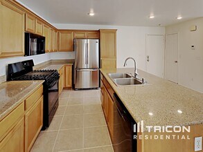 5637 Dawn Falls St in Las Vegas, NV - Building Photo - Building Photo