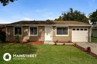 8107 Blue Finch Way in New Port Richey, FL - Building Photo